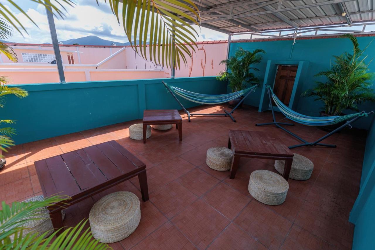 House Of Happiness Hostel Thong Sala Exterior photo