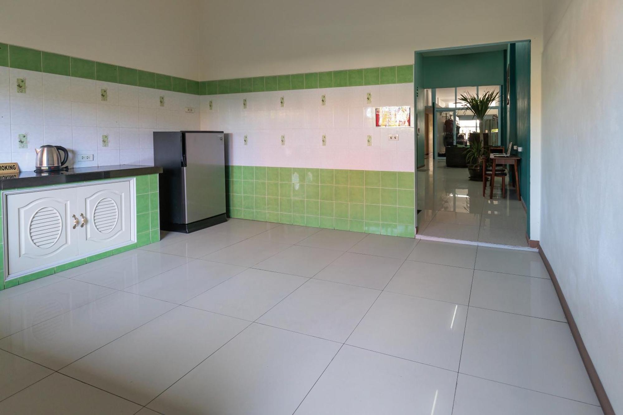 House Of Happiness Hostel Thong Sala Exterior photo